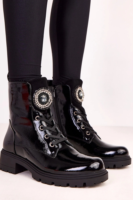 Botas tipo traper negras con... Botas tipo traper negras con...