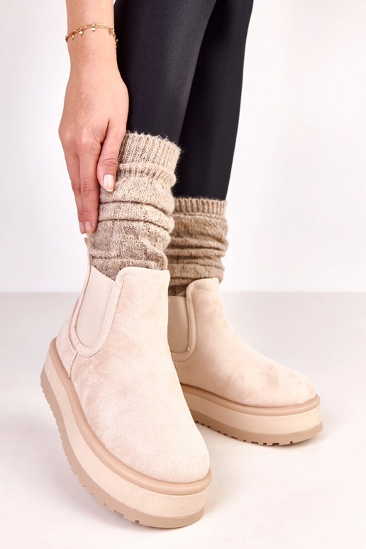 Botas de nieve color arena con... Botas de nieve color arena con...