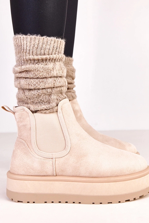 Botas de nieve color arena con... Botas de nieve color arena con...