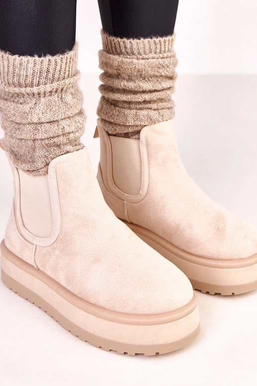 Botas de nieve color arena con... Botas de nieve color arena con...