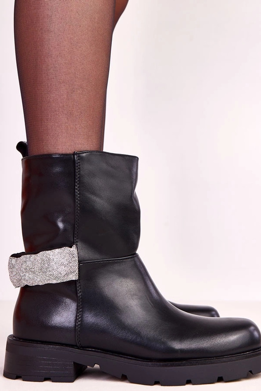 Botines negros para mujer con adornos... Botines negros para mujer con adornos...