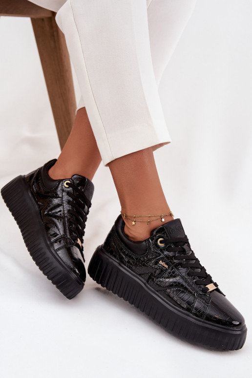 con efecto barniz Zapatillas modelo zapatos. Femenino con una plataforma Lee Cooper LCJ-25-09-3870 de color negro con efecto barniz Zapatillas modelo zapatos. Femenino con una plataforma Lee Cooper LCJ-25-09-3870 de color negro