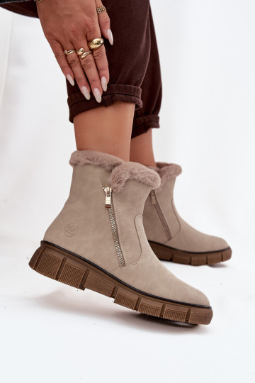 Botas de nieve Femenino con una plataforma con un abrigo de piel beige Briselle