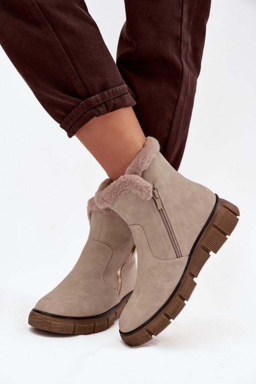 Botas de nieve Femenino con una plataforma con un abrigo de piel beige Briselle Botas de nieve Femenino con una plataforma con un abrigo de piel beige Briselle