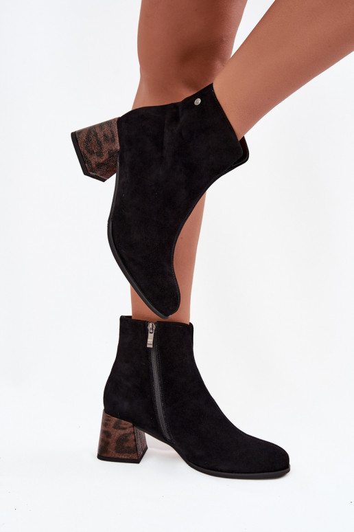 Piel de gamuza Botas de mujer Tiene queciejka K7202-01 de color negro Piel de gamuza Botas de mujer Tiene queciejka K7202-01 de color negro