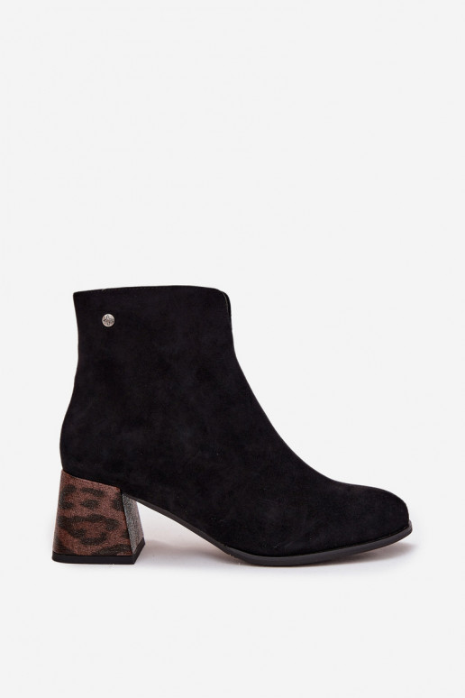 Piel de gamuza Botas de mujer Tiene queciejka K7202-01 de color negro Piel de gamuza Botas de mujer Tiene queciejka K7202-01 de color negro