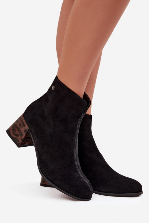 Piel de gamuza Botas de mujer Tiene queciejka K7202-01 de color negro Piel de gamuza Botas de mujer Tiene queciejka K7202-01 de color negro