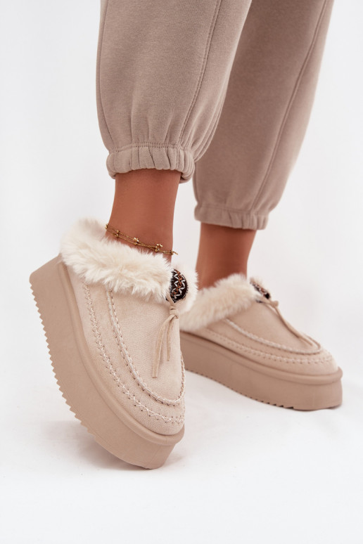 Botas de nieve Femenino con un abrigo de piel con una plataforma beige Rosmira Botas de nieve Femenino con un abrigo de piel con una plataforma beige Rosmira