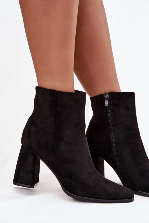 Botas de mujerde gamuza ecológicau de color negro Inessa Botas de mujerde gamuza ecológicau de color negro Inessa