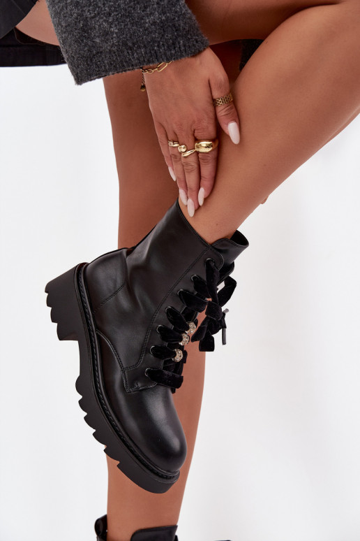 calentamiento Botas de mujer Con decoraciones atándosem de color negro Elindra