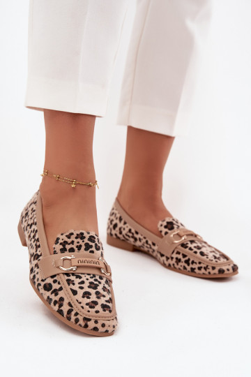 Mocasines de mujer de color arena con elementos decorativos y estampado de leopardo Evelora