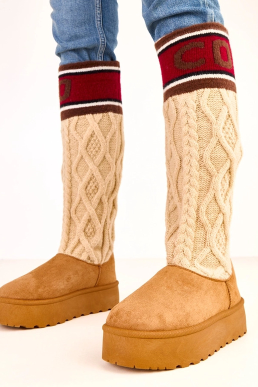 Botas de nieve marrones con... Botas de nieve marrones con...