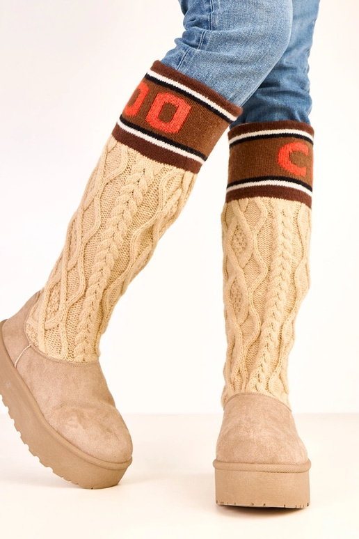 Botas de nieve color arena con... Botas de nieve color arena con...