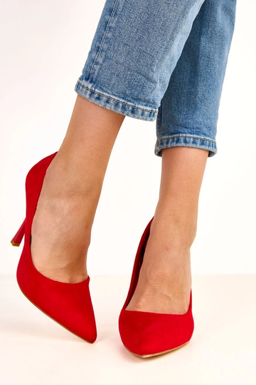 Zapatos de tacón rojos de... 2
