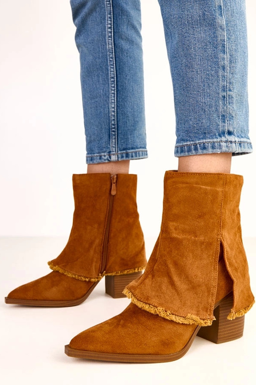 Botines marrones con tacón y caña... Botines marrones con tacón y caña...