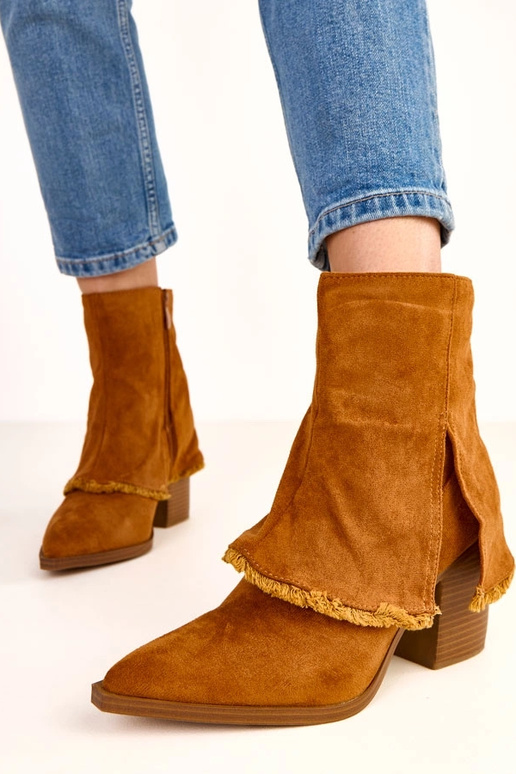 Botines marrones con tacón y caña... Botines marrones con tacón y caña...