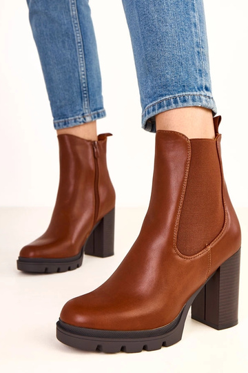 Botines marrones con tira... 2