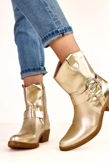 Botas de vaquero doradas con tacón y hebilla decorativa Cedisa 2