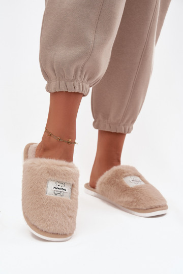 zapatos hecho en casa Zapatillas Femenino con un abrigo de piel beige Tiene queelis