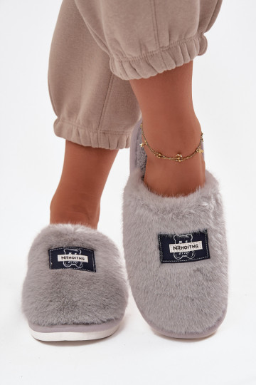 zapatos hecho en casa Zapatillas Femenino con un abrigo de piel color gris Tiene queelis
