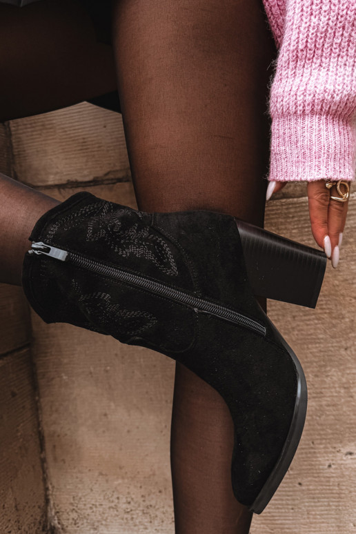 botas estilo vaquero Femenino con tacones de gamuza ecológicaoAe de color negro Carissa botas estilo vaquero Femenino con tacones de gamuza ecológicaoAe de color negro Carissa