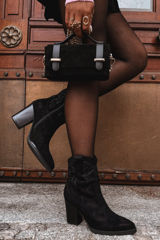 botas estilo vaquero Femenino con tacones de gamuza ecológicaoAe de color negro Carissa botas estilo vaquero Femenino con tacones de gamuza ecológicaoAe de color negro Carissa