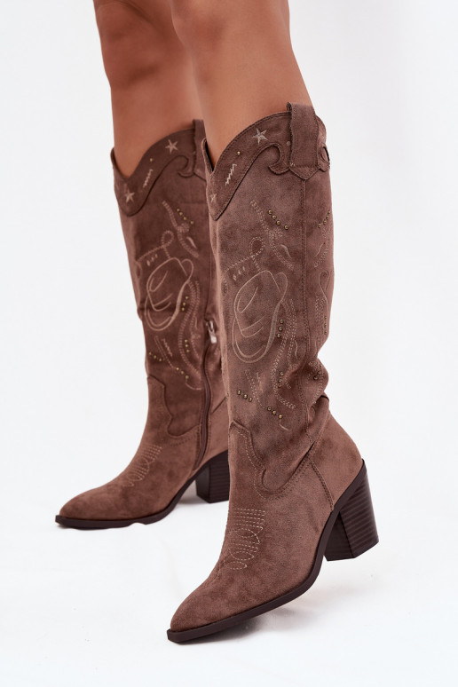 botas estilo vaquero Femenino con taconesde gamuza ecológicau de color caqui Coretta botas estilo vaquero Femenino con taconesde gamuza ecológicau de color caqui Coretta