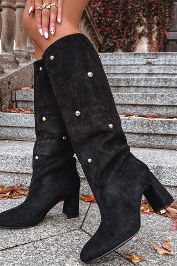 Botas largas cálidas para mujer con tacones y detalles decorativos color negro Lucinda