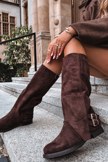 Botas largas acolchadas de mujer con hebillas color chocolate Umbria
