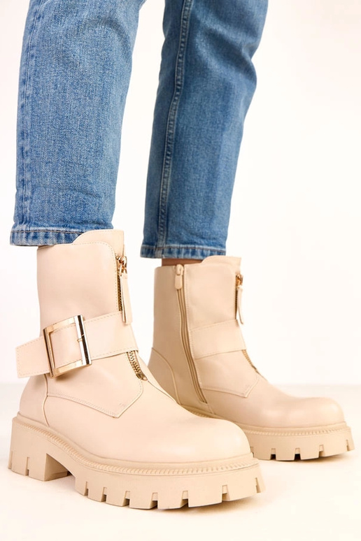 Botines beige con plataforma y... Botines beige con plataforma y...