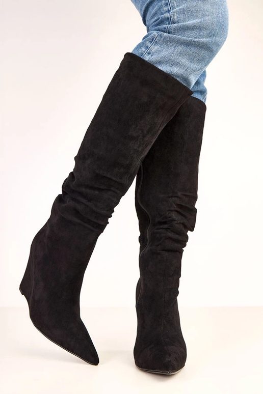 Botas altas negras con plataforma... Botas altas negras con plataforma...