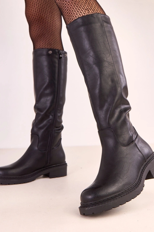 Botas altas negras con caña... Botas altas negras con caña...