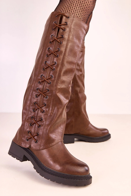 Botas altas marrones con caña... Botas altas marrones con caña...