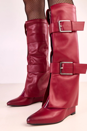 Botas altas rojas de plataforma con hebillas decorativas Toadera