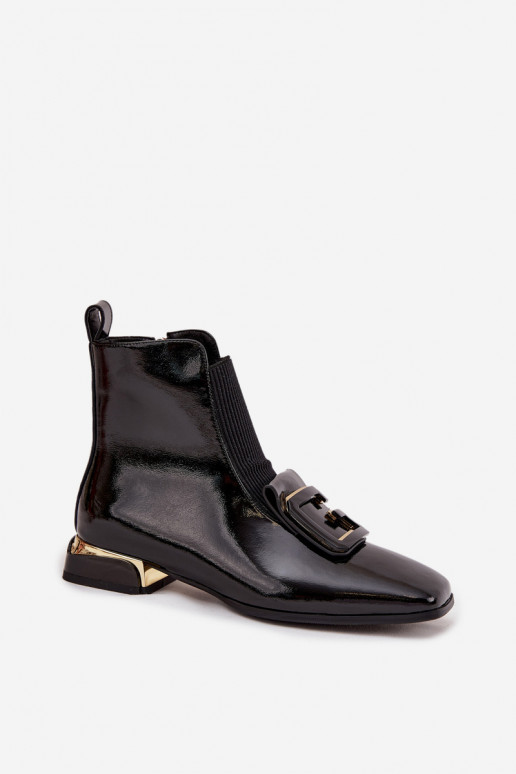 Piel con efecto barniz Botas de mujer En un tacón bajo con adornos D&A MR52-216 de color negro Piel con efecto barniz Botas de mujer En un tacón bajo con adornos D&A MR52-216 de color negro