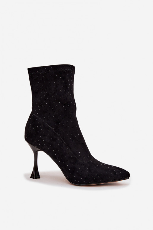 Decorado Botas de mujer con tacones finos D&A JC52-882 de color negro Decorado Botas de mujer con tacones finos D&A JC52-882 de color negro