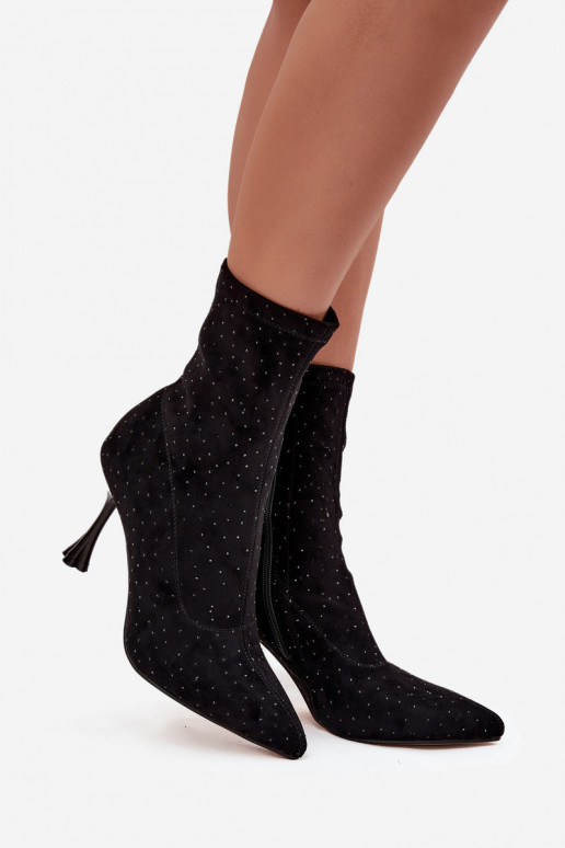 Decorado Botas de mujer con tacones finos D&A JC52-882 de color negro Decorado Botas de mujer con tacones finos D&A JC52-882 de color negro