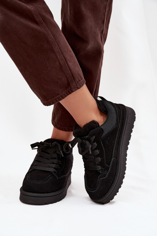 Zapatillas modelo zapatos. Femenino calentamiento con pelo dentro de color negro Cyrissa