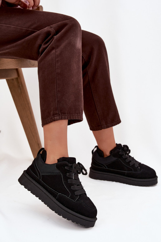 Zapatillas modelo zapatos. Femenino calentamiento con pelo dentro de color negro Cyrissa