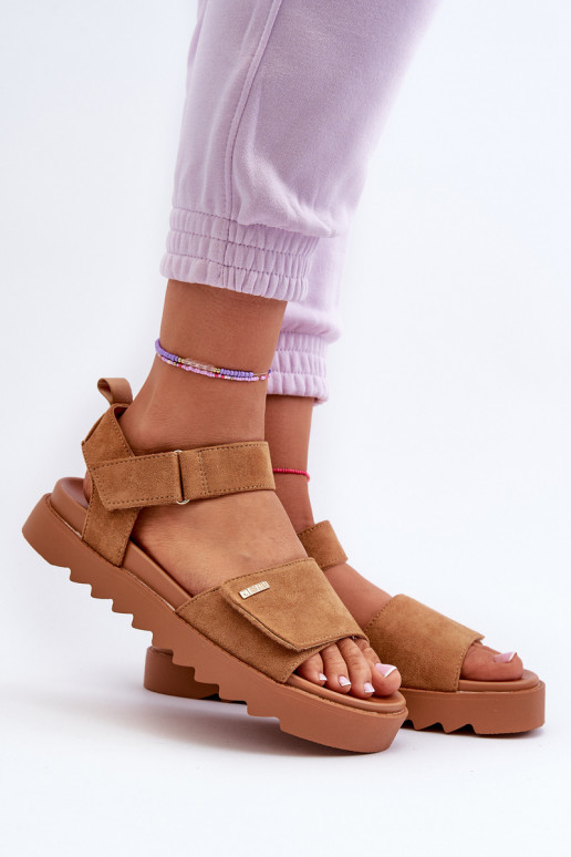 Femenino Sandalias de ante con una plataforma Big Star NN274705 color marrón Femenino Sandalias de ante con una plataforma Big Star NN274705 color marrón