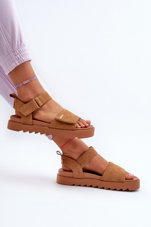 Femenino Sandalias de ante con una plataforma Big Star NN274705 color marrón Femenino Sandalias de ante con una plataforma Big Star NN274705 color marrón