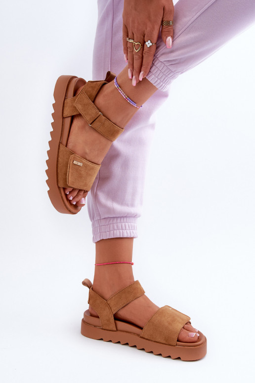 Femenino Sandalias de ante con una plataforma Big Star NN274705 color marrón Femenino Sandalias de ante con una plataforma Big Star NN274705 color marrón