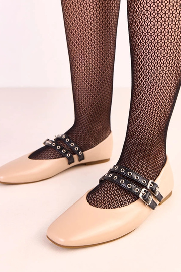 Bailarinas color arena con...