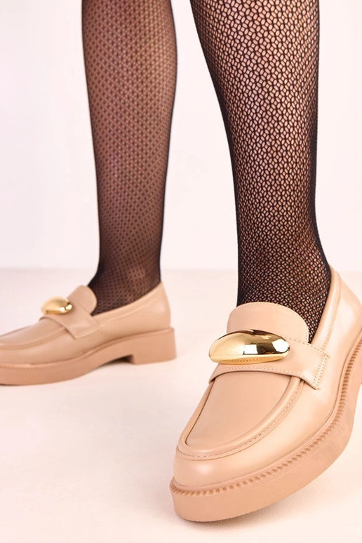 Mocasines color arena con adorno...