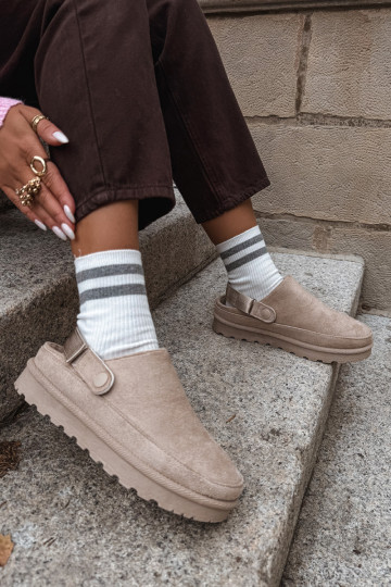 Zapatillas de casa cálidas de mujer con forro de piel y plataforma color arena Azida