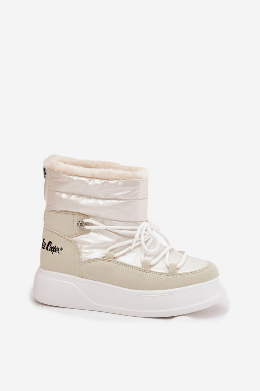 Botas de nieve Femenino con una plataforma Lee Cooper LCJ-25-03-3815 el color blanco Botas de nieve Femenino con una plataforma Lee Cooper LCJ-25-03-3815 el color blanco