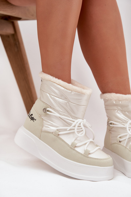 Botas de nieve Femenino con una plataforma Lee Cooper LCJ-25-03-3815 el color blanco