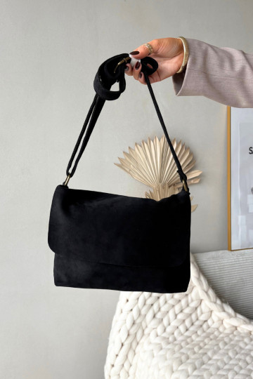 Bolso de mensajería de ante sintético negro Carenza