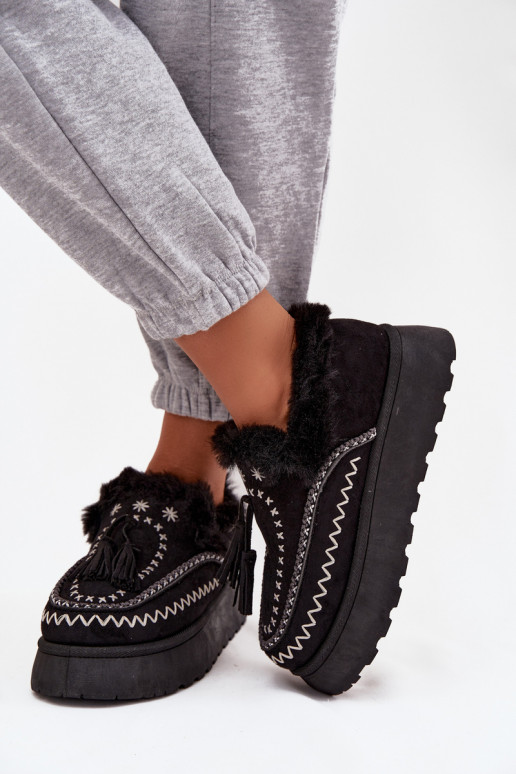 Botas de nieve Femenino con una plataforma con un abrigo de piel y flecos de color negro Ferayne