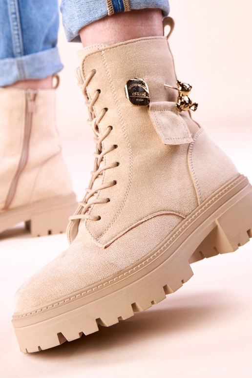 Botines de mujer color arena con un...